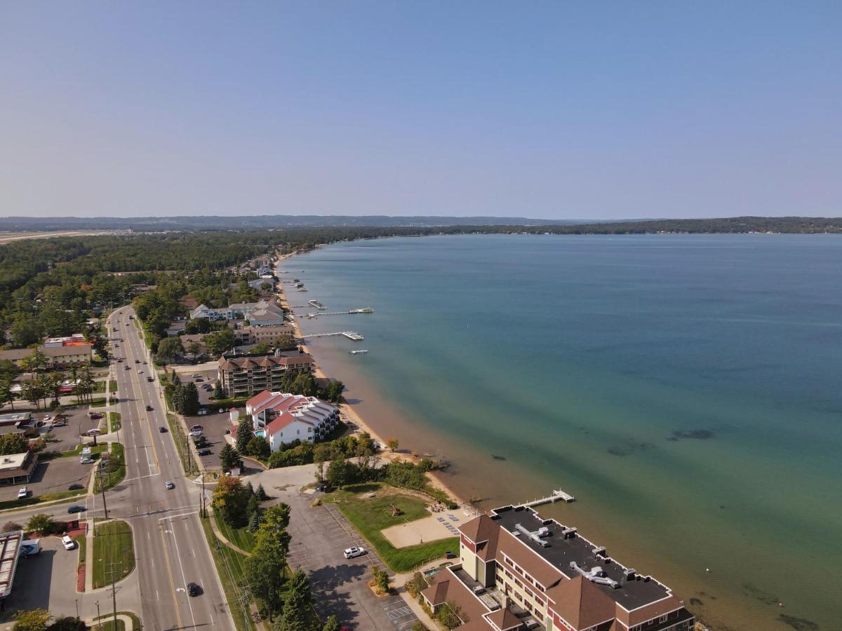 Beach Room 328 Traverse City Exterior photo